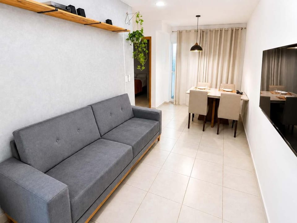 Apto Térreo aconchegante com Ar, Sacada e Home Office Apartment in Londrina