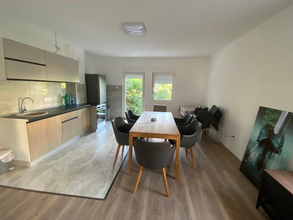 Dining area, kitchen