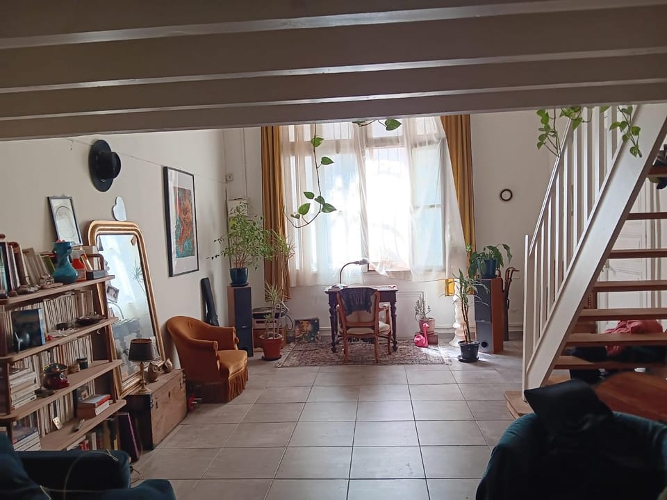 Library, Living room, Seating area