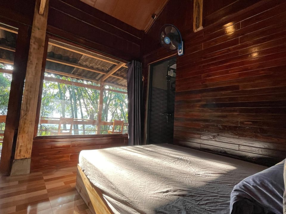 Bedroom, Sunrise