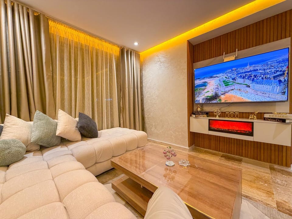 Communal lounge/ TV room, TV and multimedia, Living room, Seating area