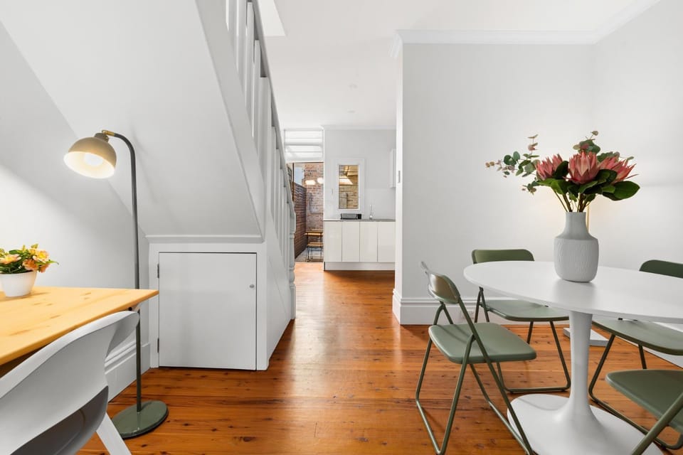 Light-Filled, Cosy CBD-Central Escape Terrace House in Surry Hills