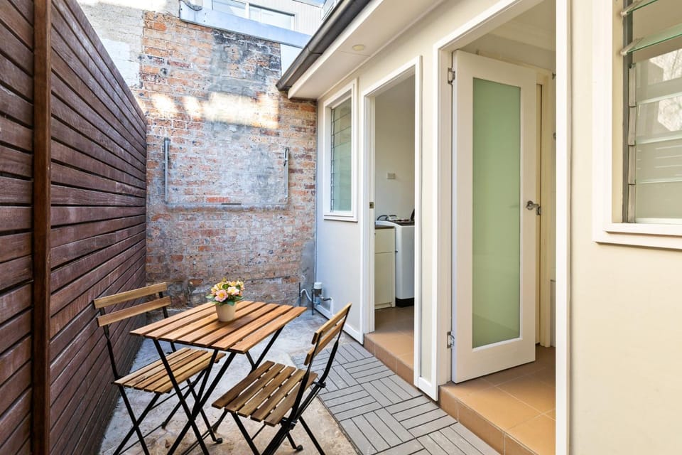 Light-Filled, Cosy CBD-Central Escape Terrace House in Surry Hills