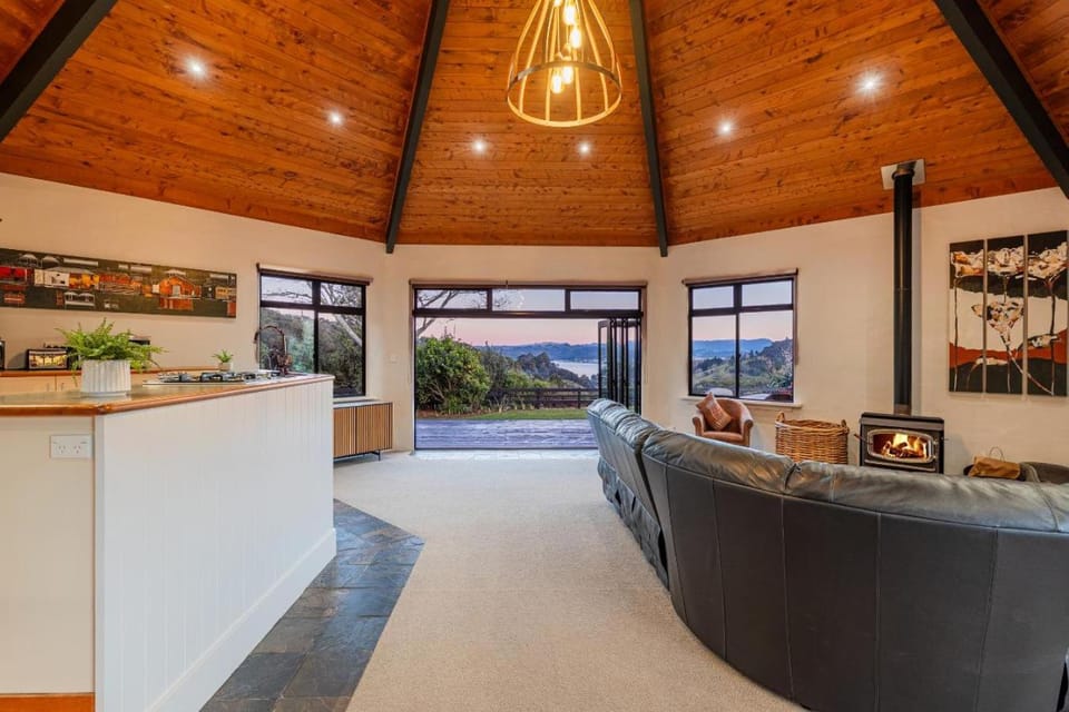 Living room, Sea view, fireplace, kitchen