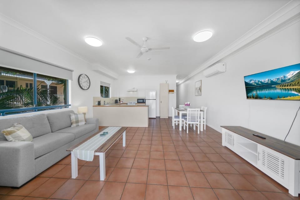 Waterfront Apartment Near City, Stadium & Ferry Townsville Apartment in Townsville
