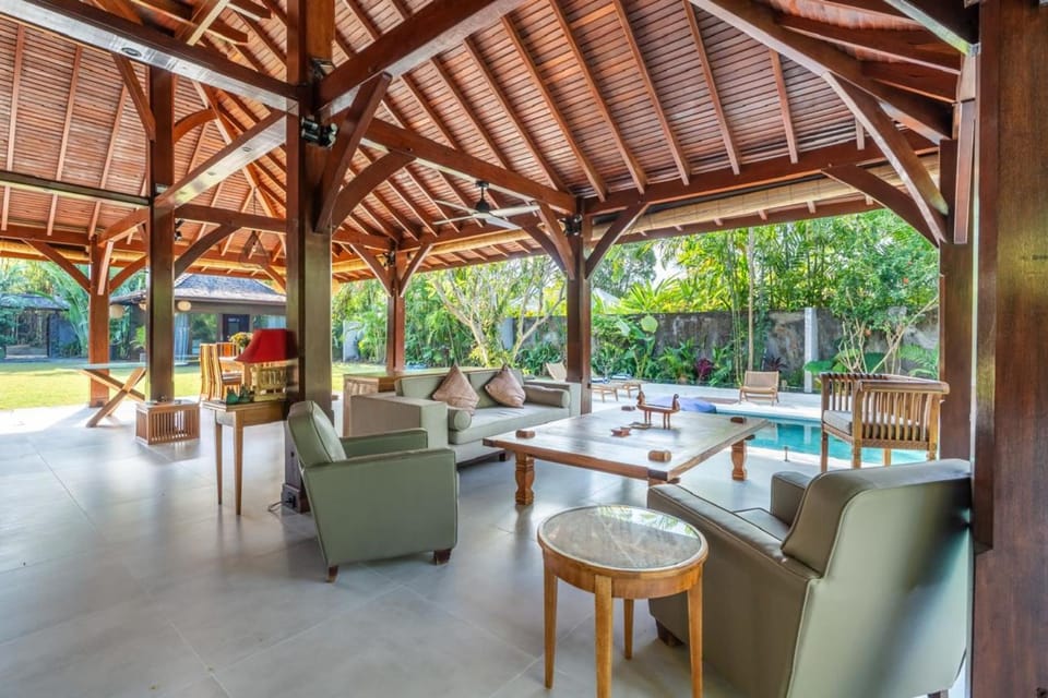 Day, Living room, Seating area, Garden view, Pool view