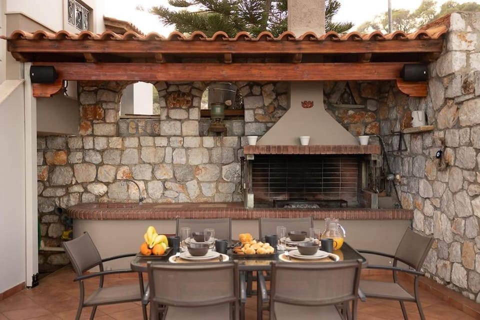 Patio, BBQ facilities