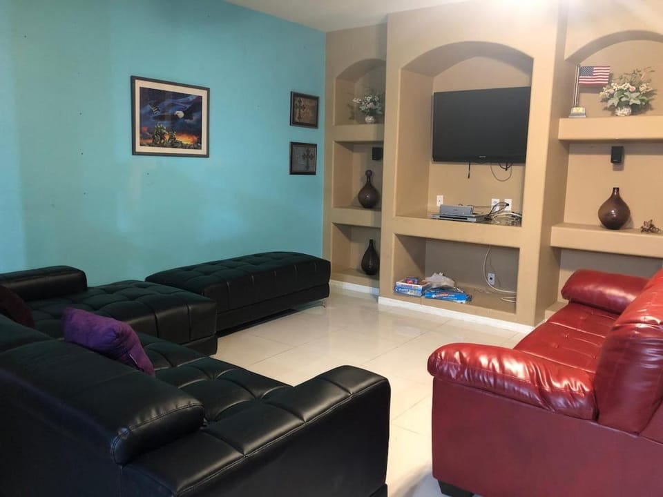 TV and multimedia, Seating area, Evening entertainment