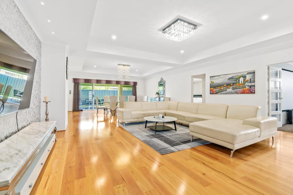 Communal lounge/ TV room, TV and multimedia, Living room