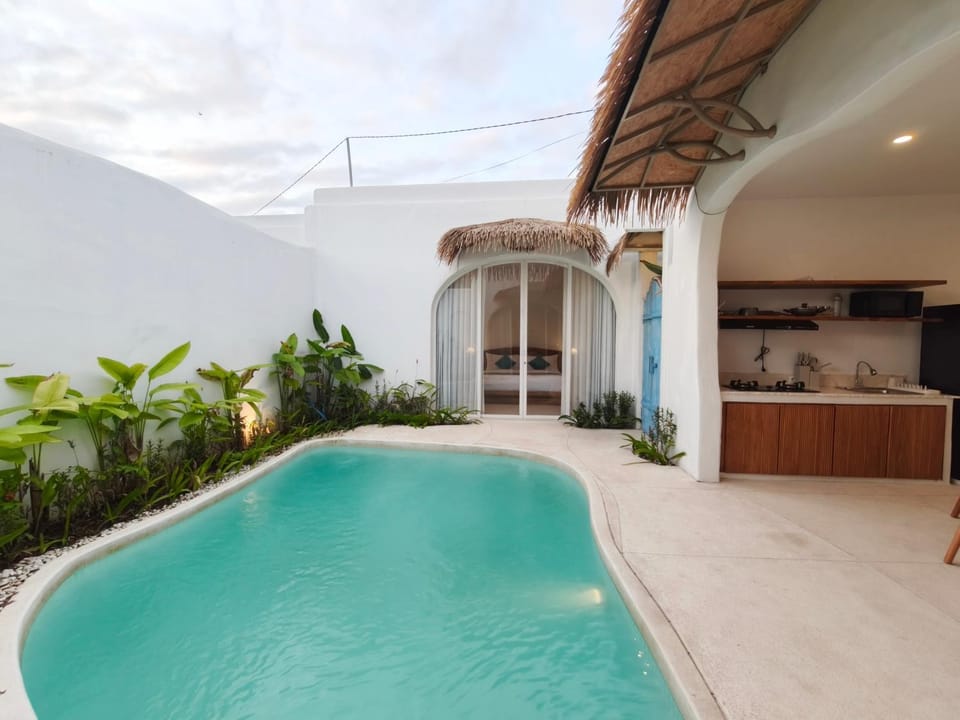 Patio, Day, Kitchen or kitchenette, Pool view, Swimming pool