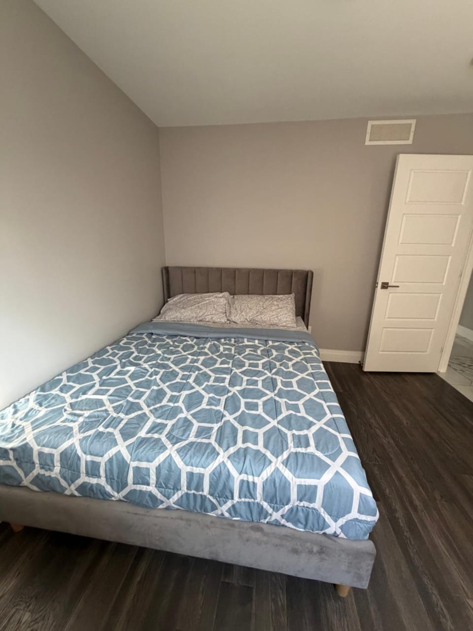 Private room in Windsor Vacation rental in Windsor
