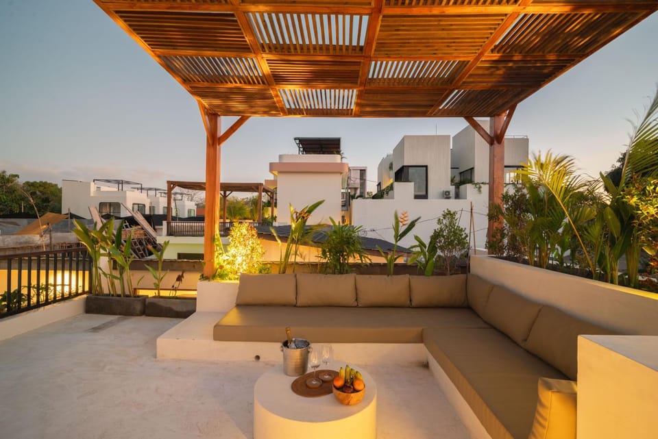 Property building, Garden, View (from property/room), Balcony/Terrace, Seating area, Garden view