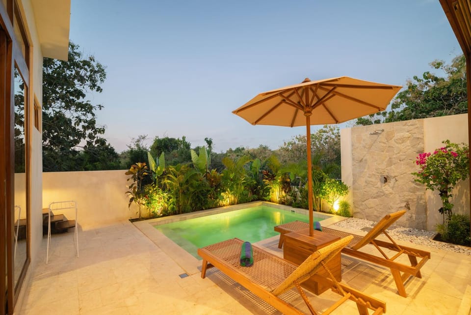 Swimming pool