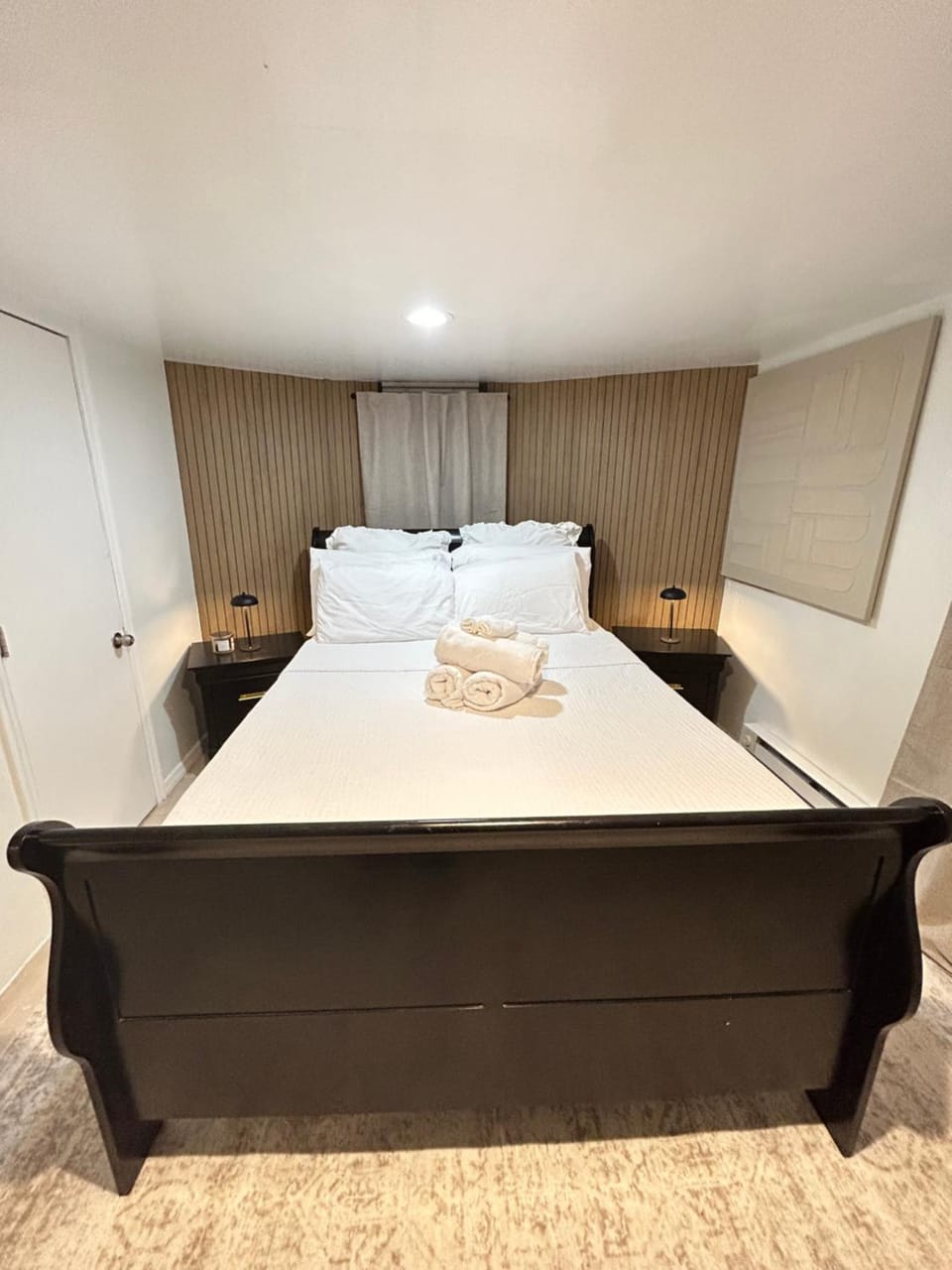 Aura Stays -Cozy Queen Room - Shared Bathroom- Self Check in-NEAR EWR Vacation rental in Belleville