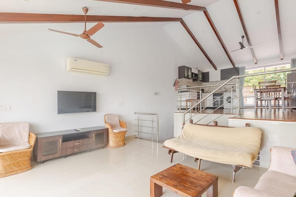 Beach View Luxury 2 BHK near Candolim with Pool Apartment in Goa, India