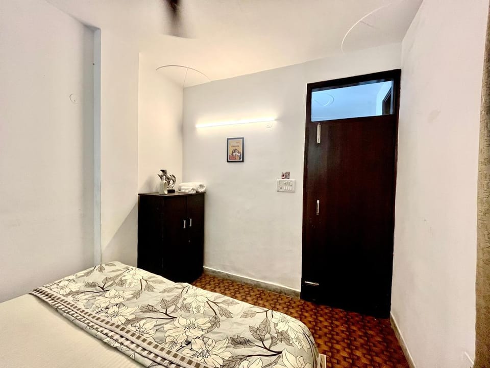 Urban Serenity Stays, Bollywood Bliss, 2 BHK apartment in Rohini , ABS Stays Apartment in Delhi