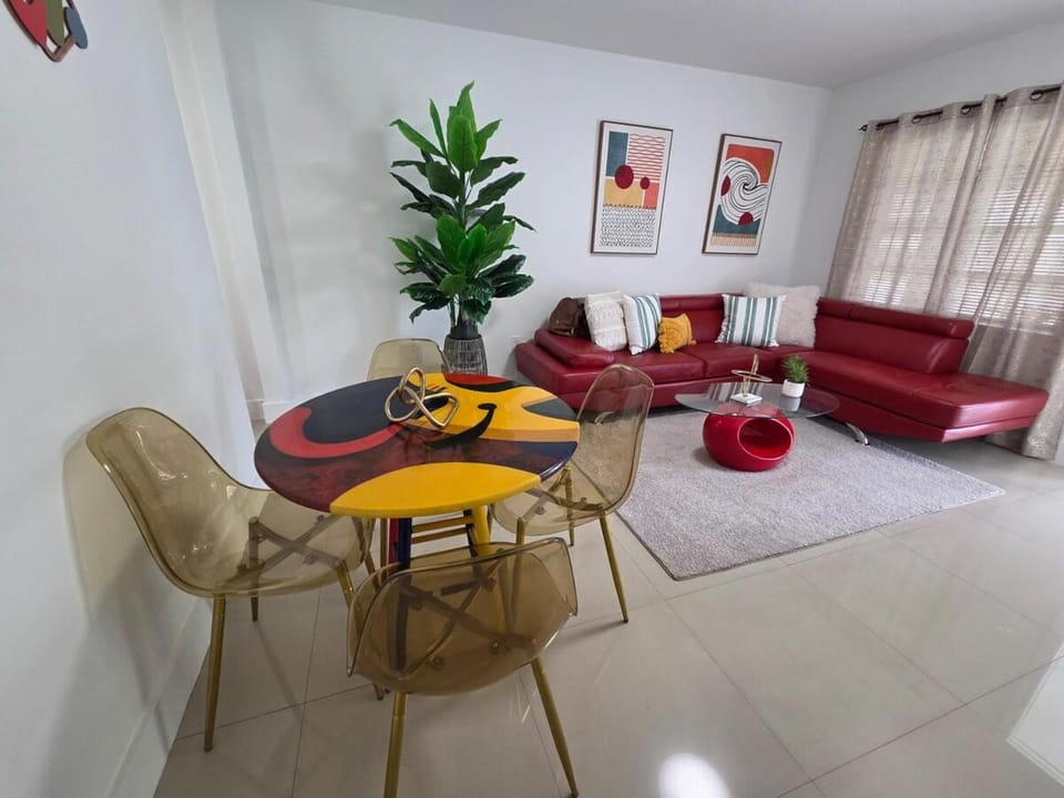 Miami Art Vibes Home House in Coconut Grove