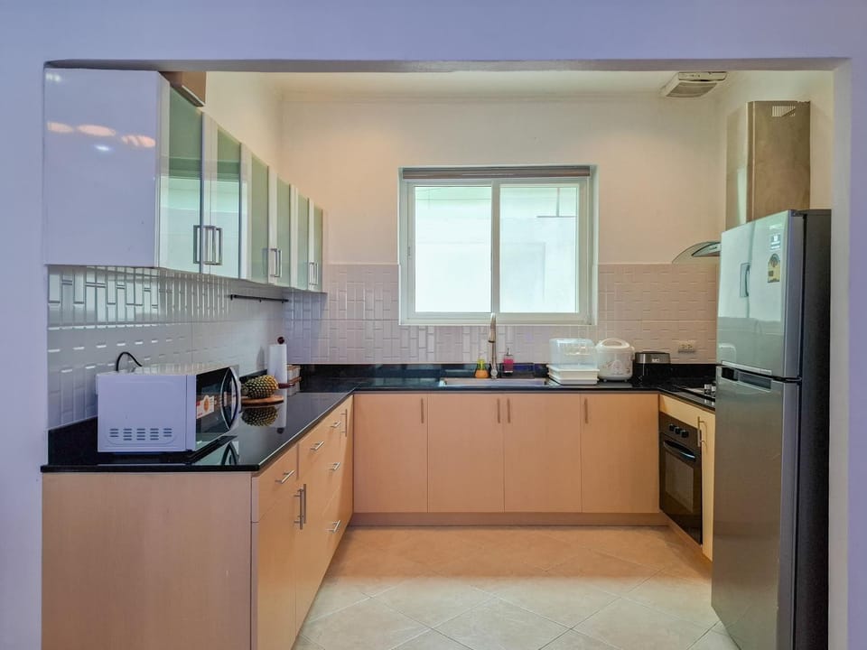 Kitchen or kitchenette, oven, stove