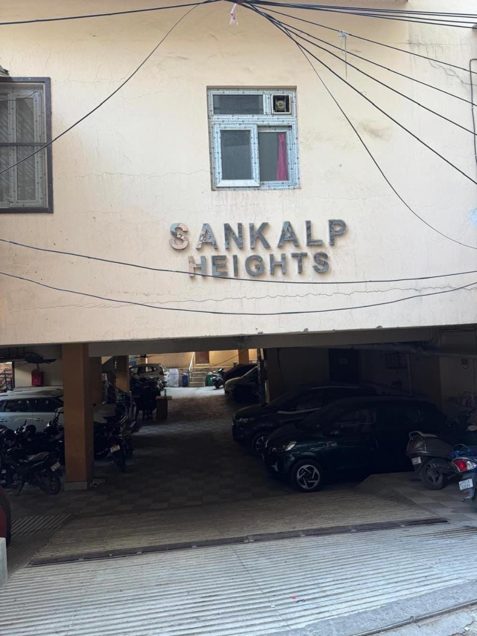 The better host rv in Apartment in Varanasi