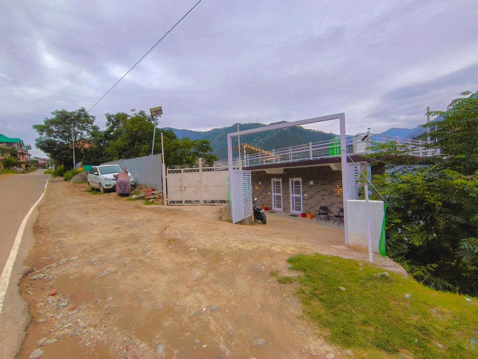 Cedar Crest Homestay House in Himachal Pradesh