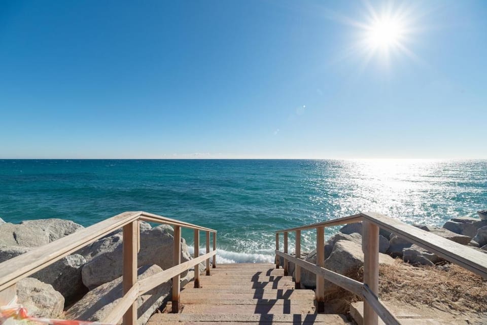 Tinny Apartment 30 minutes from Barcelona, right by the beach Apartment in Maresme