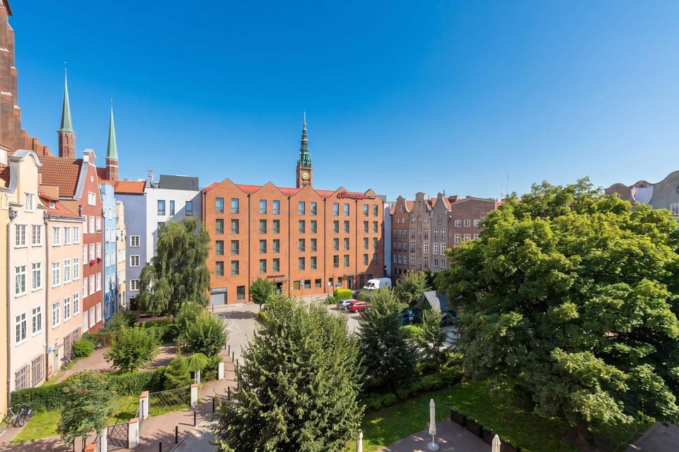 Neighbourhood, City view, Location