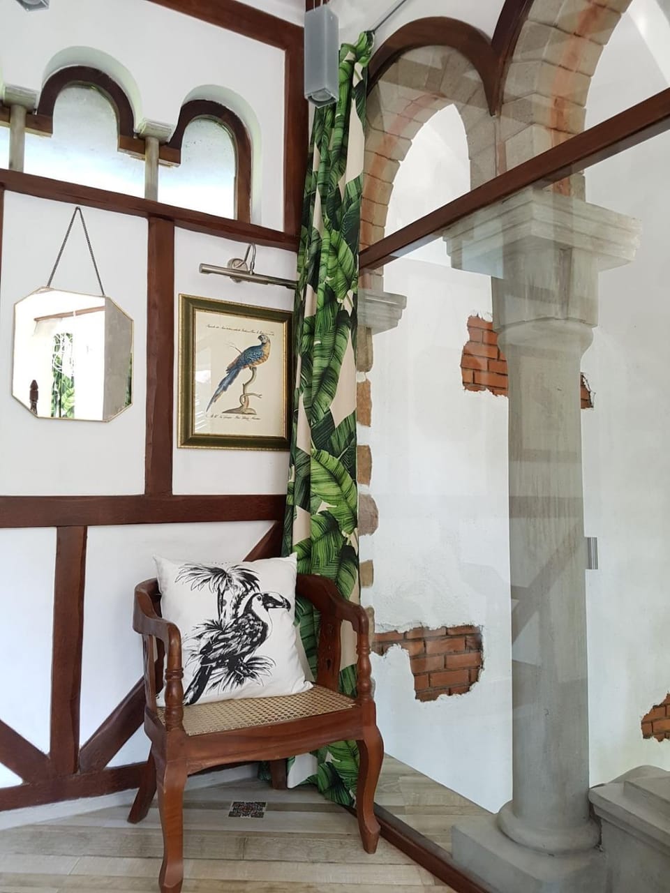 Villa with Roof Top Plunge Pool and Sky Garden Apartment in Kandy