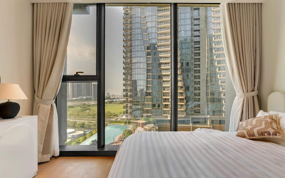 Bed, View (from property/room), Bedroom, City view