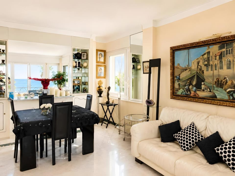 Property building, Living room