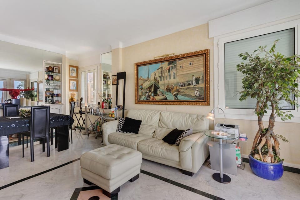 Property building, Living room