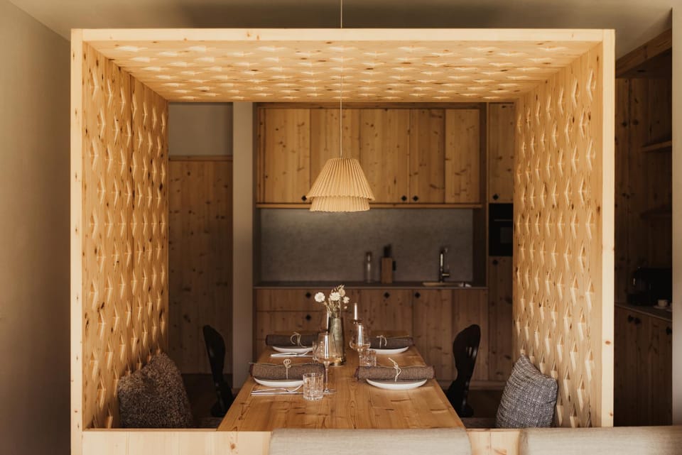 Kitchen or kitchenette, Dining area, Mountain view