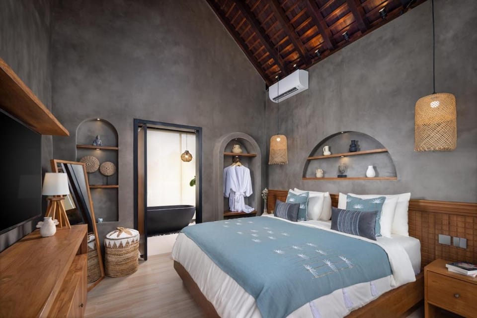 Tropical Loft 3 Private Pool Padonan, Canggu Villa in North Kuta