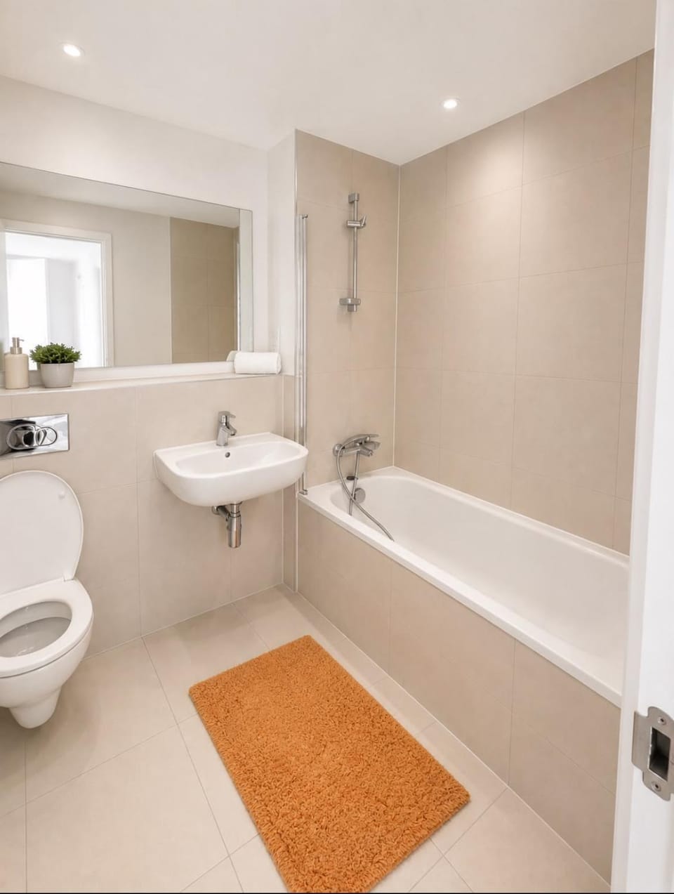 Contractor Friendly large 2 Bedroom 2 Bathroom Apartment Free Parking Sleeps 6 Croydon city centre Apartment in Croydon