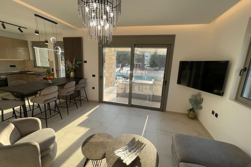 TV and multimedia, Living room, Seating area, Dining area, Pool view, Swimming pool
