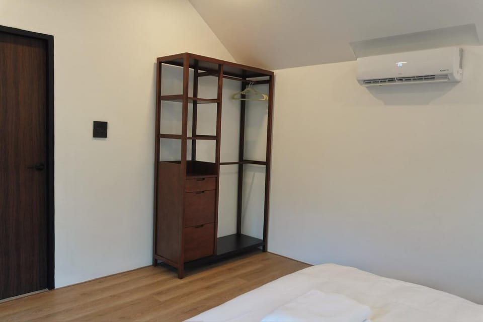 Bedroom, wardrobe, air conditioner