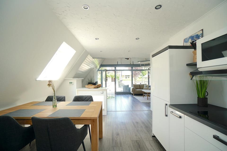 Ferienhaus ‚Sünnhus‘ am Wittensee – ruhiger Rückzugsort im Grünen House in Schleswig-Holstein
