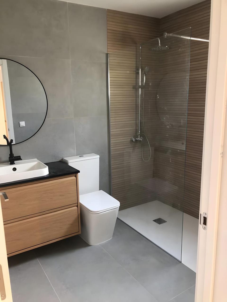 Bathroom, Living room