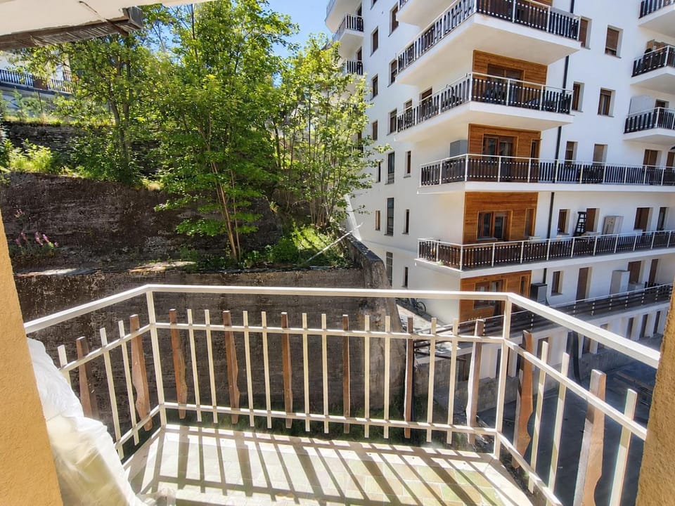 Hostdomus - Saturno Center Apartment in Sauze d'Oulx