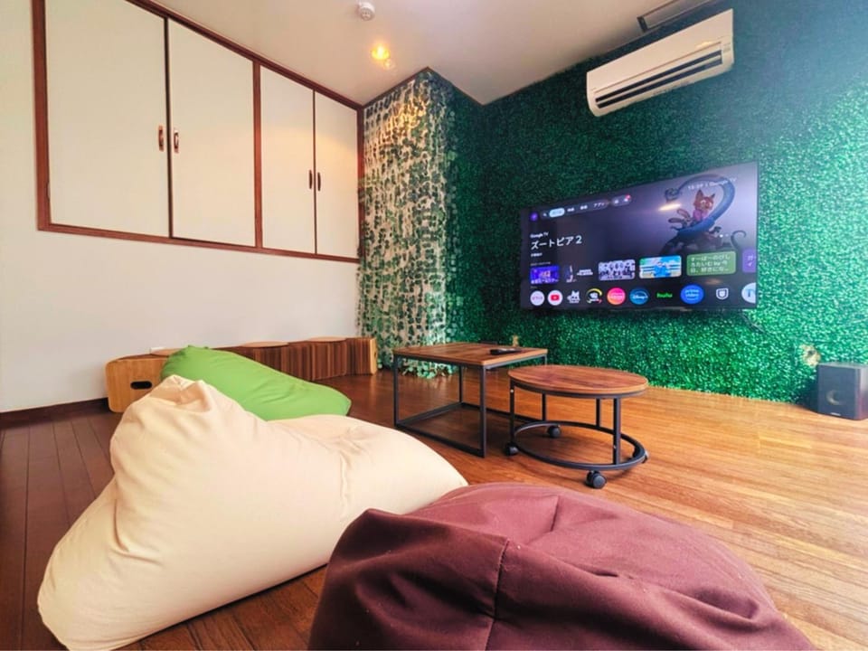 TV and multimedia, Living room, air conditioner
