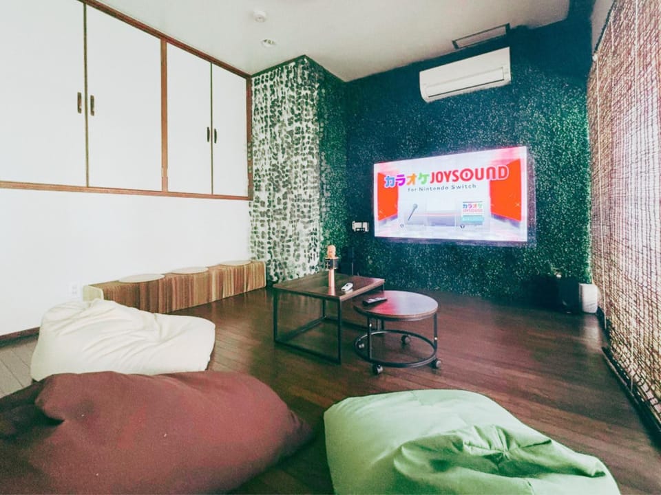 Game Room, TV and multimedia, Living room, air conditioner