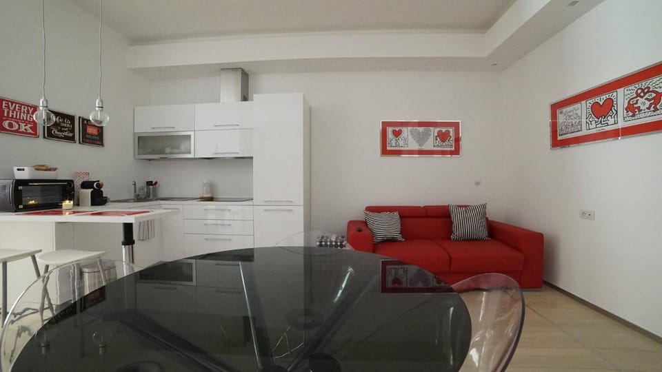 Kitchen or kitchenette, Living room, Seating area, Dining area, pet friendly, stove, Internal: Not applicable to any particular room