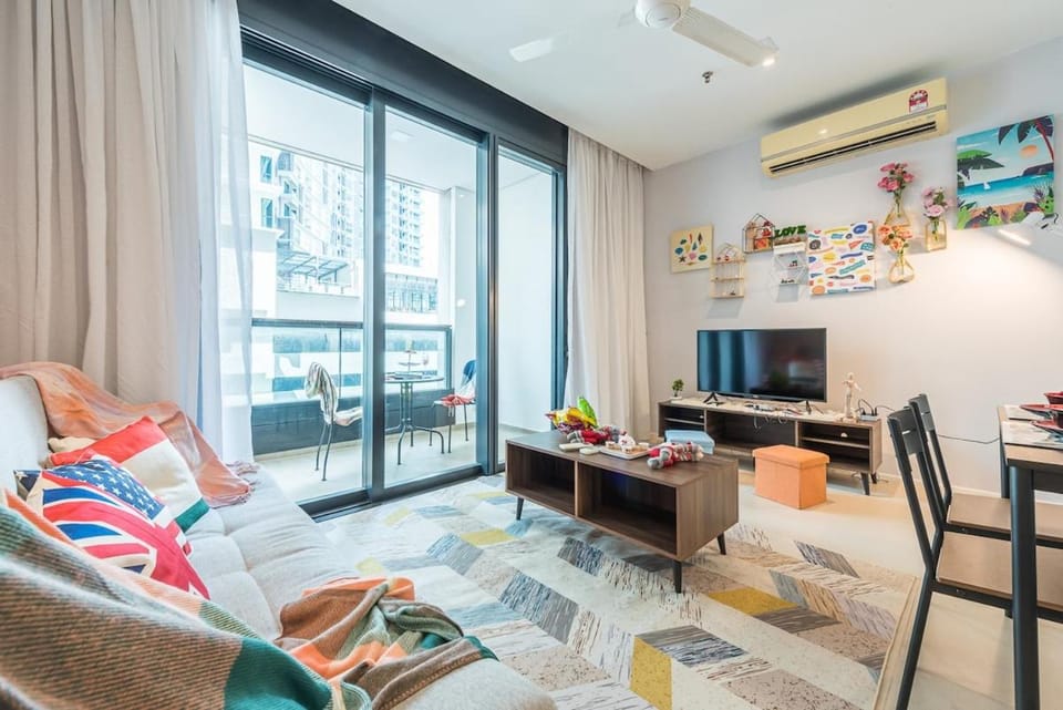 Balcony Home Arcoris Soho Mont Kiara Apartment in Petaling Jaya