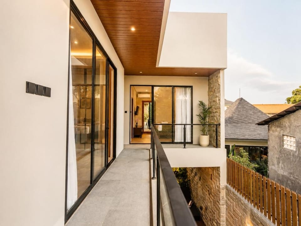 Blissful 2 BR New Modern Villa in Canggu Villa in North Kuta