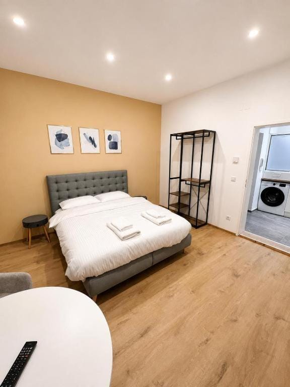 Apartment near Metro & Netflix - Kingsize Bed Apartment in Vienna