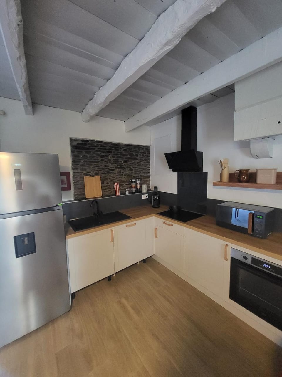 Kitchen or kitchenette, Kitchen or kitchenette