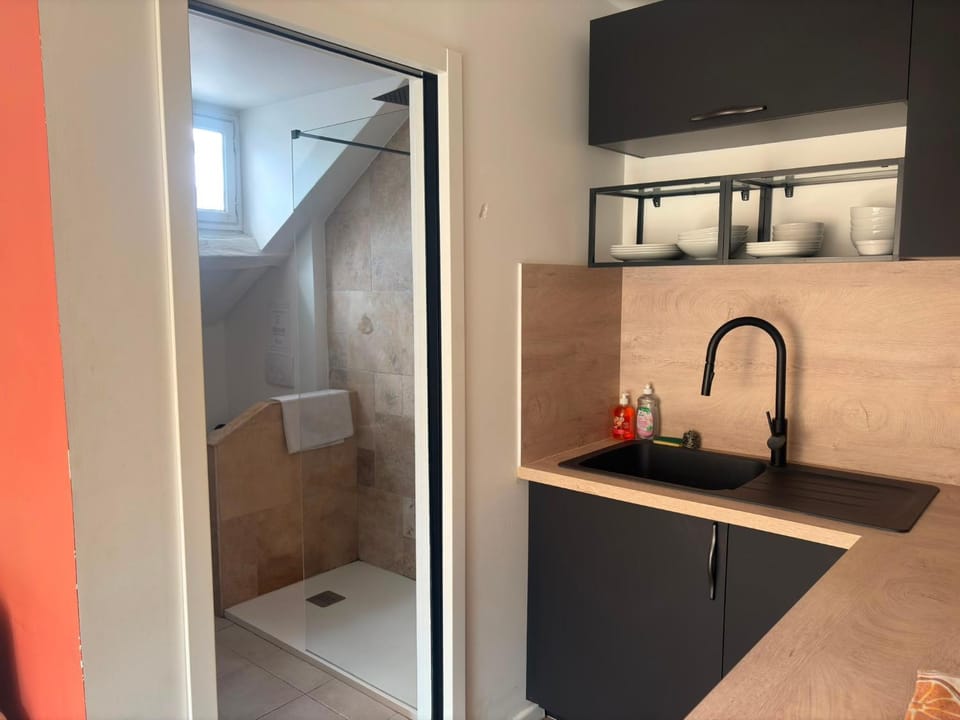 Bathroom, Kitchen or kitchenette