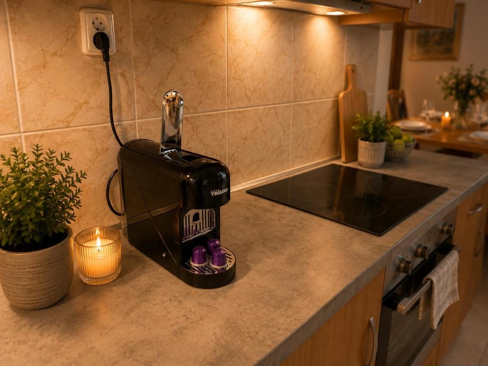Coffee/tea facilities, Kitchen or kitchenette