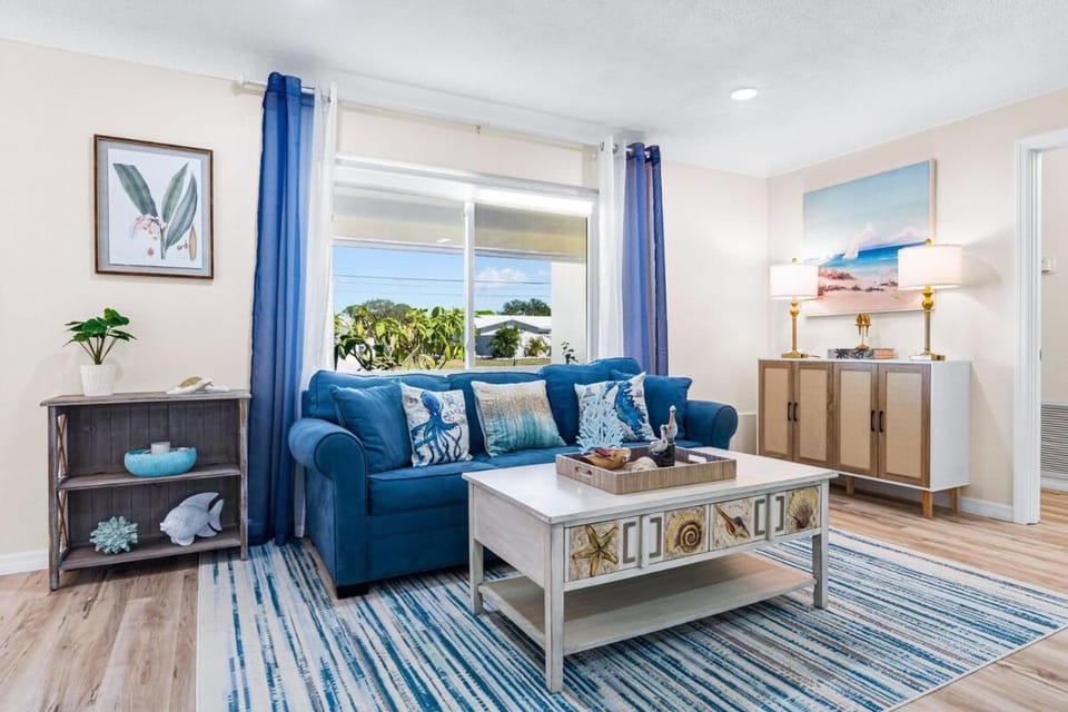 Luxurious Retreat near SiestaKey Villa in Gulf Gate Estates