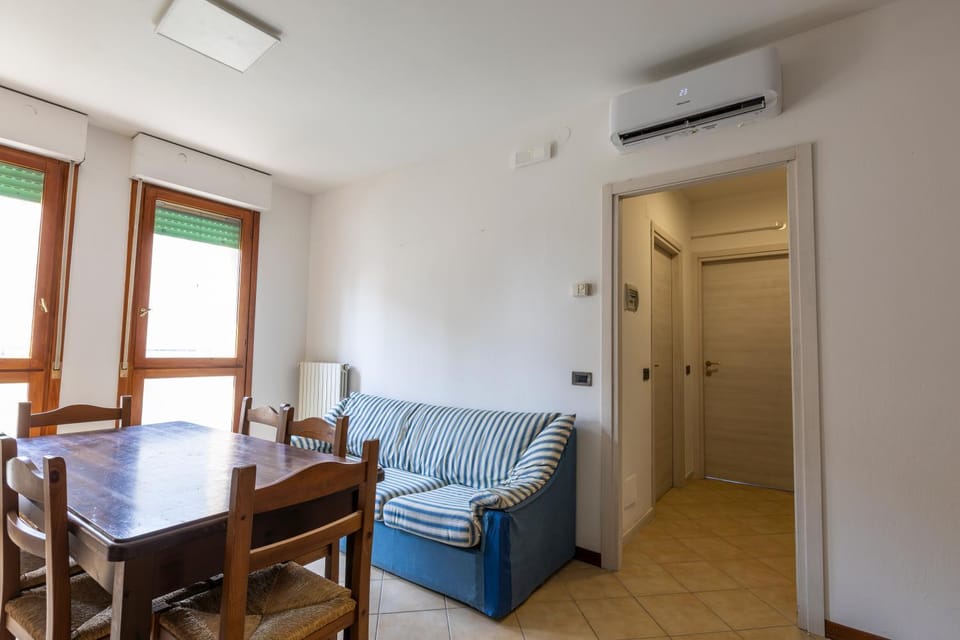 Central apartment near big river Apartment in Lombardy