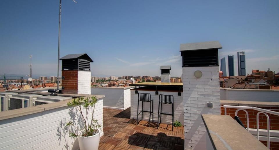 All-inclusive private room Coliving Tetuán Bed and Breakfast in Madrid